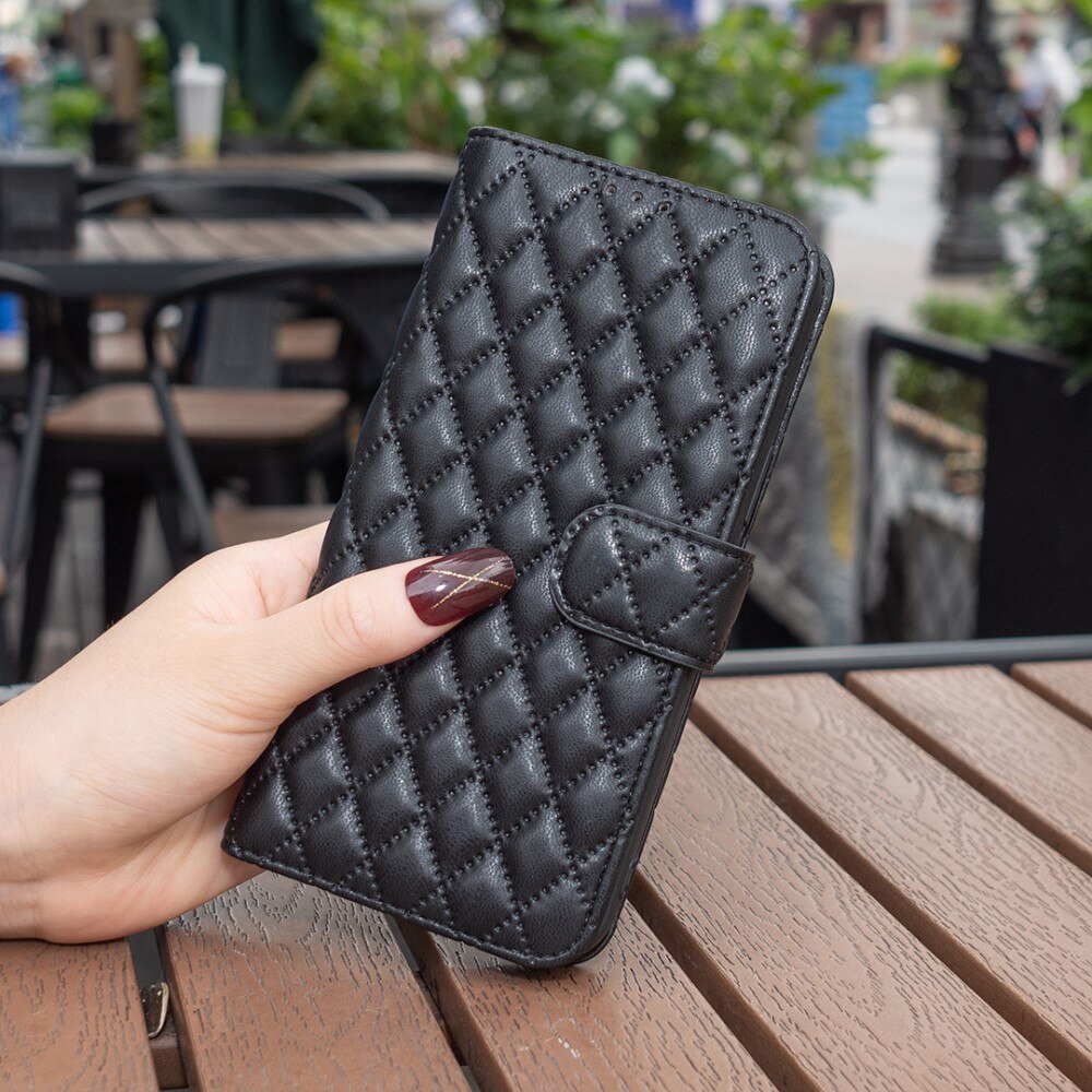 iPhone 15 Wallet Case Quilted Black