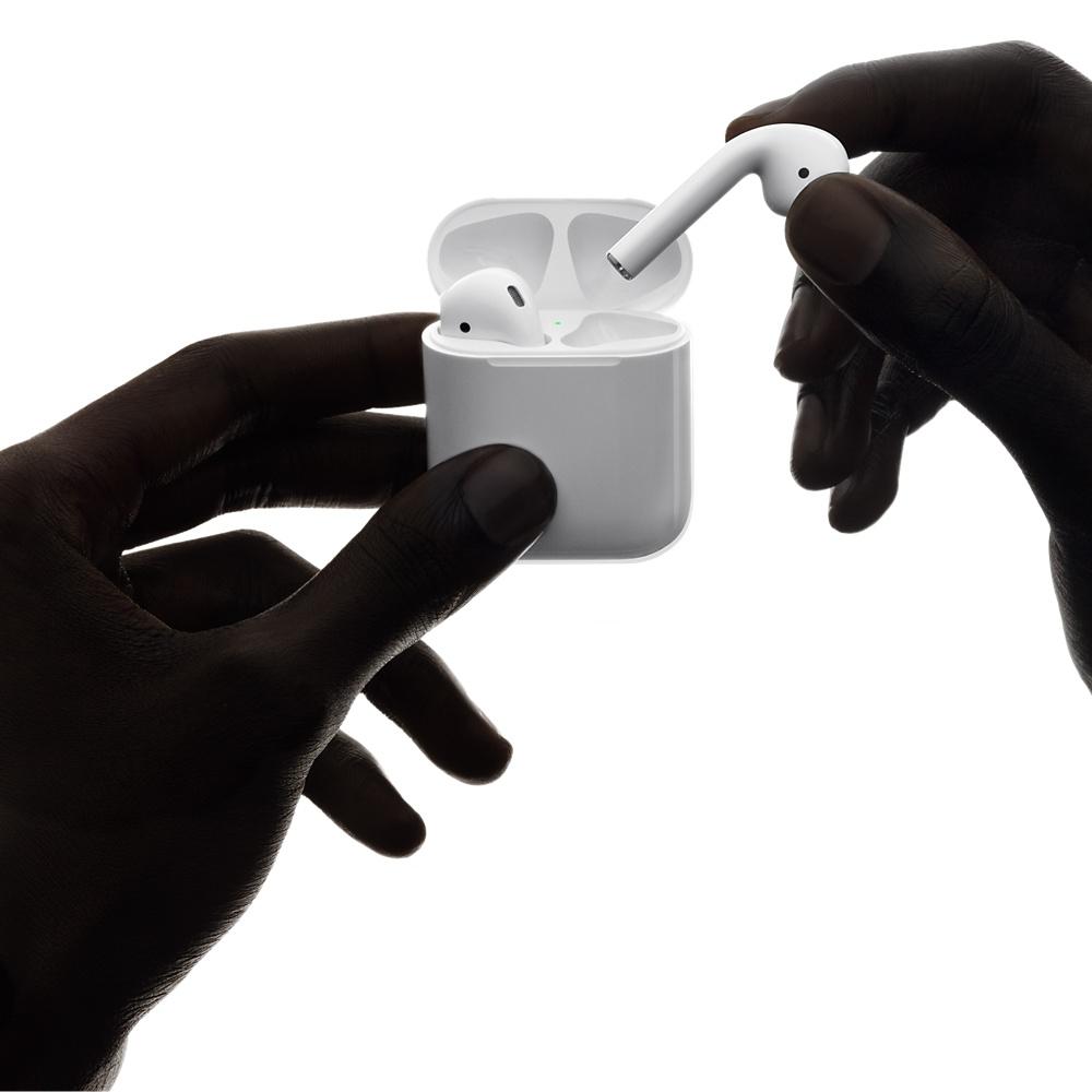 AirPods with Charging Case White